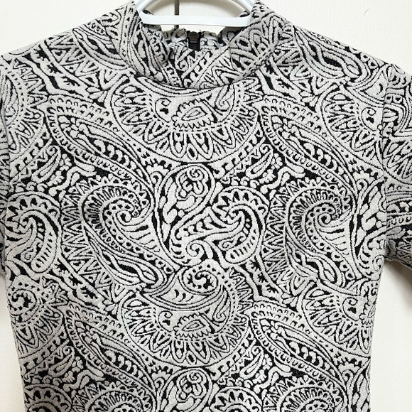 Garage abstract patterned crop top high neck - Picture 2 of 6